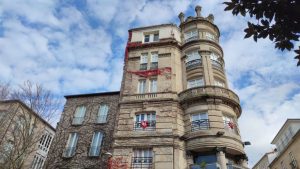 Fachada edificio Ourense Bispo Cesáreo