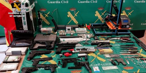 Armas