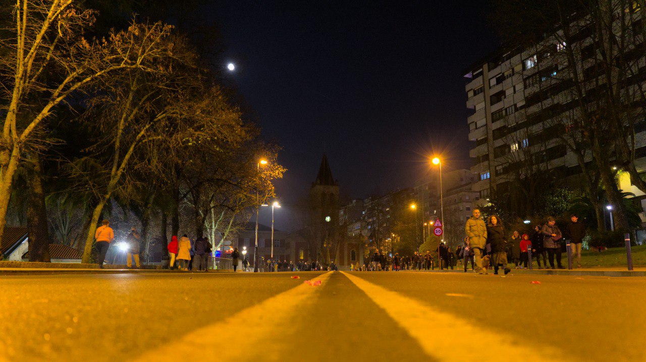 Calle de noche Salesianos
