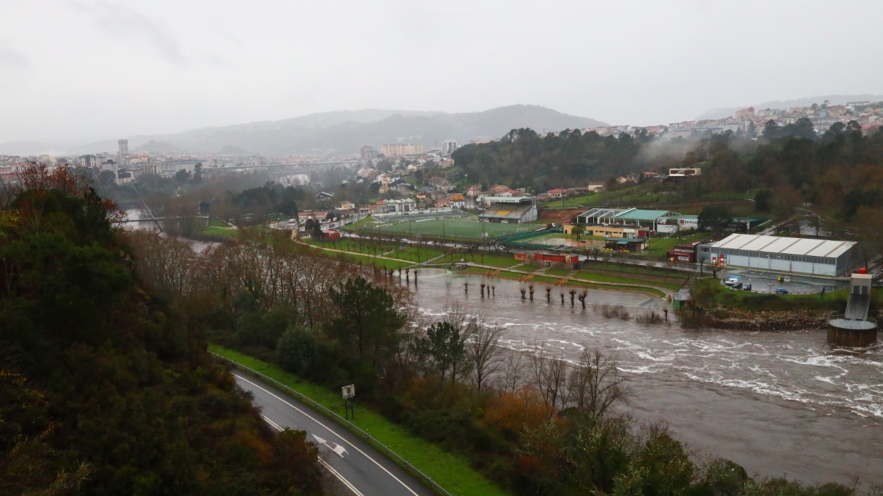Lluvia y piscinas de Oira Miño