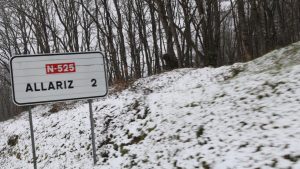Nieve en Allariz frío. Señal de Tráfico