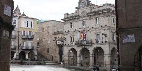 Concello de Ourense y Plaza Mayor