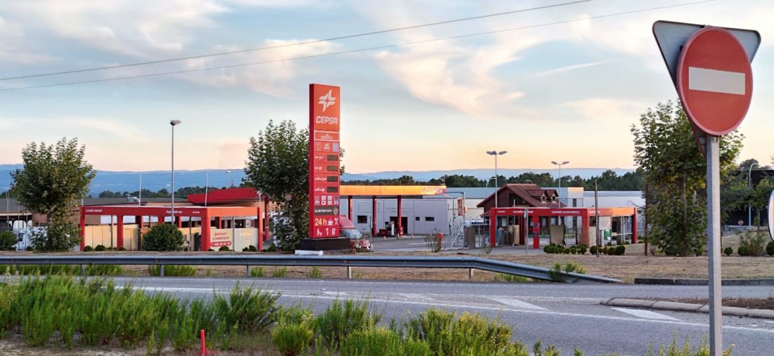 Gasolinera Ballenoil de Pereiro de Aguiar Polígono