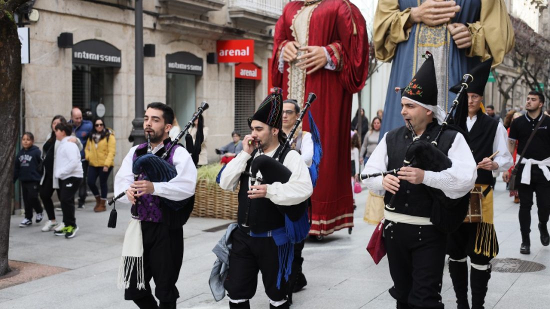 Gigantes y Cabezudos San Lázaro 