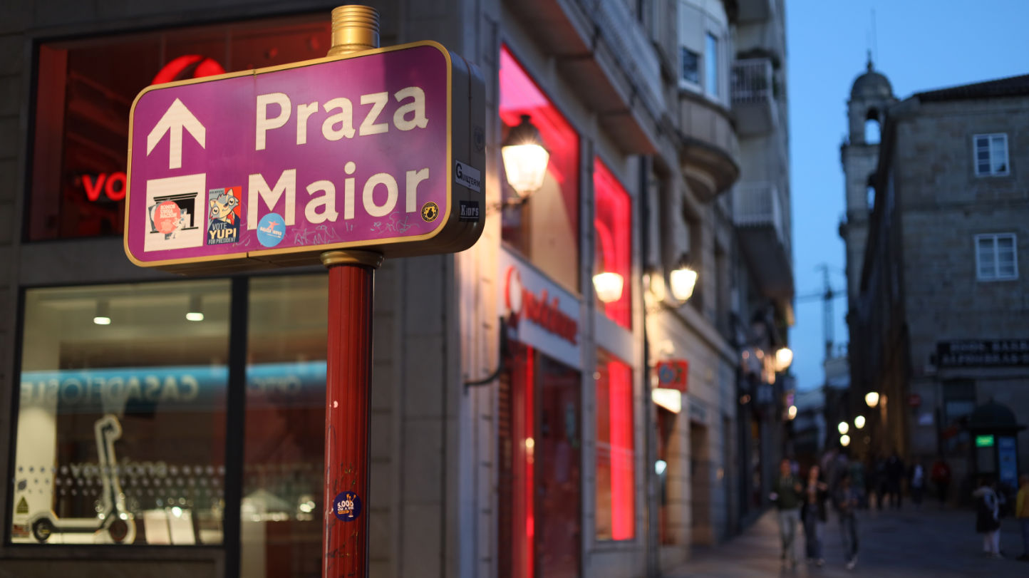 Letrero Plaza Mayor centro Paseo y Lamas Carvajal