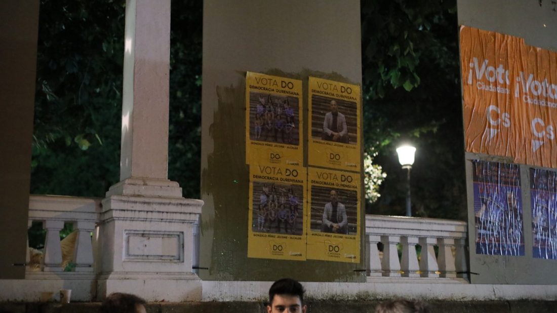Carteles de Democracia Ourensana
