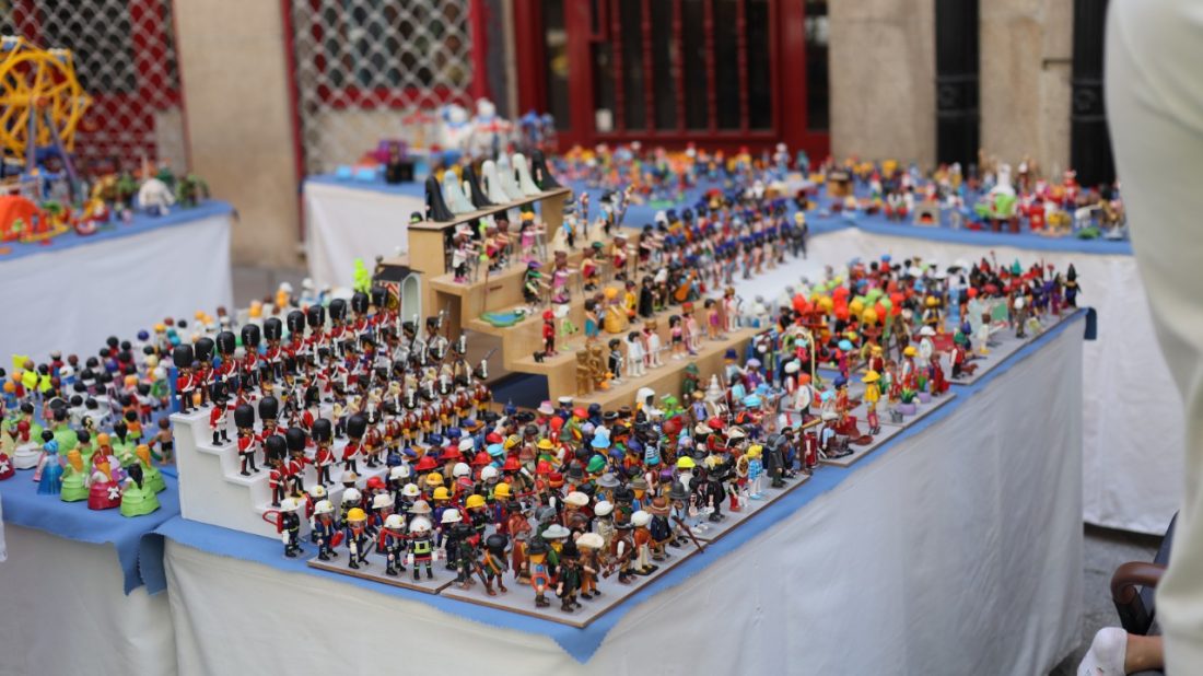 Juguetes en el Mercado de antigüedades de Ourense