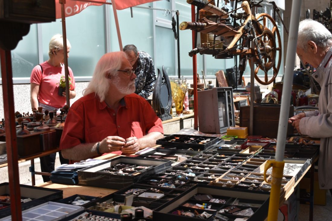 Mercado de antigüedades de Ourense