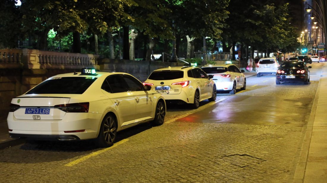 Parada de taxis del Parque de San Lázaro