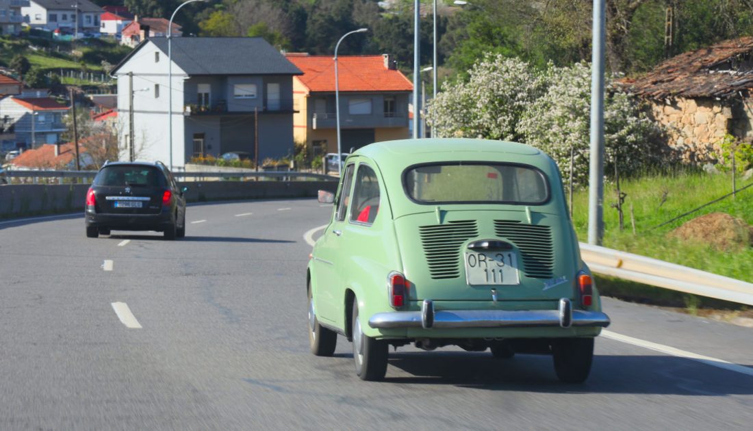 Seat 600 por las carreteras de Ourense