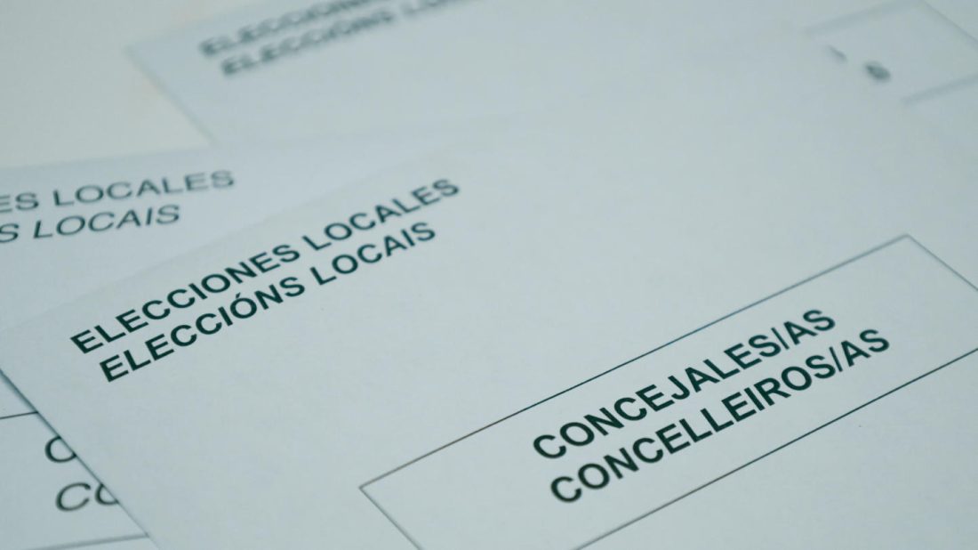 Votos elecciones votar sobres con papeletas