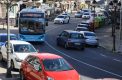 Autobús a Valenzá con tráfico coches