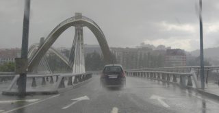 Lluvia en Puente del Milenio
