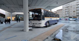Autobús de Monbus en la estación de Ourense