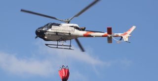 Helicóptero en un incendio