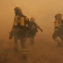 Bomberos apagando un incendio BrifLaza