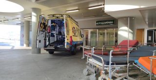 Urgencias Chuo de Ourense ambulancia