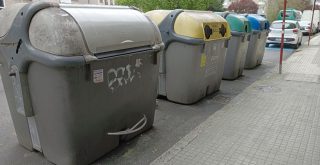 Contenedores de basura en la Avenida de Portugal