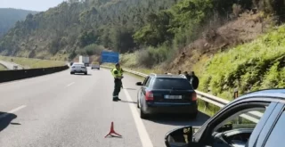 Guardia Civil en la autovía