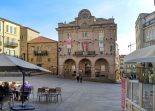 Concello de Ourense y plaza Mayor